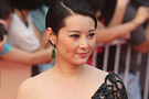 袁莉被曝閃婚 袁莉本人微博只字不提閃婚袁莉經(jīng)紀人