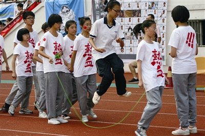 溫州一學(xué)校99名學(xué)生接受體質(zhì)健康測(cè)試 無一優(yōu)秀