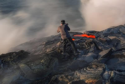 美國攝影師邁爾斯·摩根拍攝夏威夷基拉韋亞火山噴
