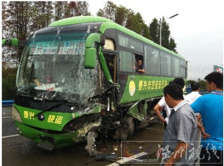 紹興柯橋特大車禍現(xiàn)場圖片
