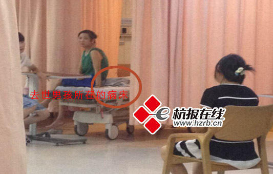 杭州女司機(jī)倒車致一死一重傷