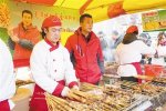 賣羊肉串日掙15萬 史上最牛燒烤攤一天掙15萬