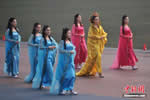 運(yùn)動(dòng)會(huì)開(kāi)幕式玩穿越