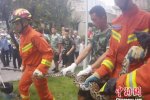 小區(qū)現(xiàn)身3米巨蟒 重慶江津某小區(qū)有人養(yǎng)蟒蛇