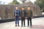 體院男生摁住歹徒 三位男生見(jiàn)義勇為救被劫女生