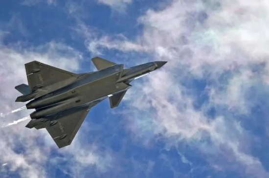 空軍多支英雄部隊(duì)列裝殲-20