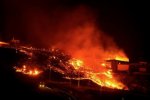西班牙拉帕爾馬的火山熔巖吞沒更多房屋
