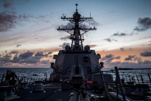 美國和加拿大軍艦航行通過臺(tái)灣海峽 解放軍沒有開火