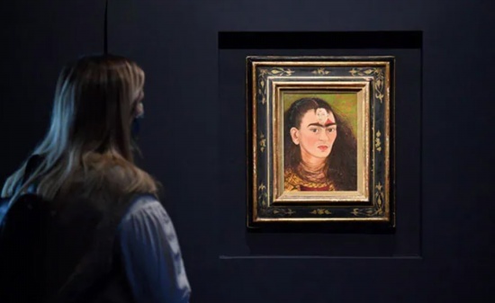 弗里達·卡羅 (Frida Kahlo) 的自畫像以創(chuàng)紀錄的3500萬美元拍賣