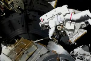 NASA宇航員在艙外活動(dòng)更換了國(guó)際空間站故障天線