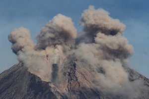 印尼塞梅魯火山噴發(fā)