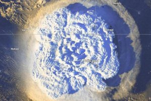 湯加火山噴發(fā)現(xiàn)場似“核爆”升起蘑菇云