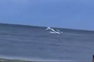 北卡羅來(lái)納州附近沿海小型飛機(jī)墜海 飛行員幸存