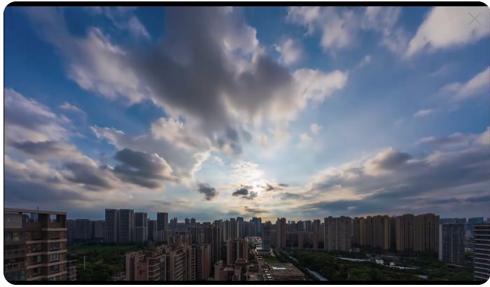 成都天空現(xiàn)超絕丁達(dá)爾效應(yīng)